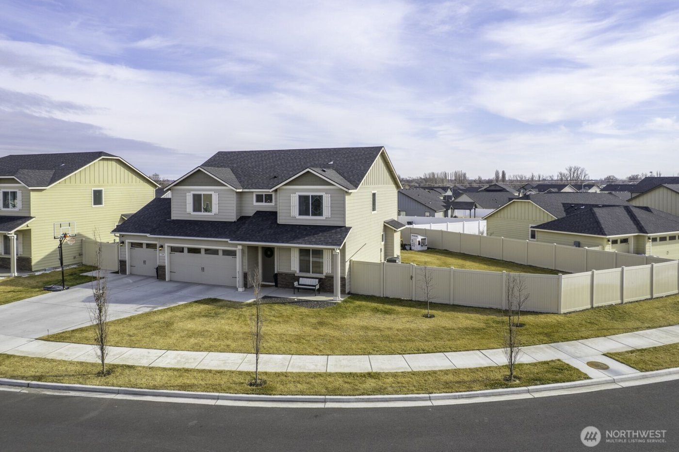 739 N Doumit Drive , Moses Lake, WA 98837