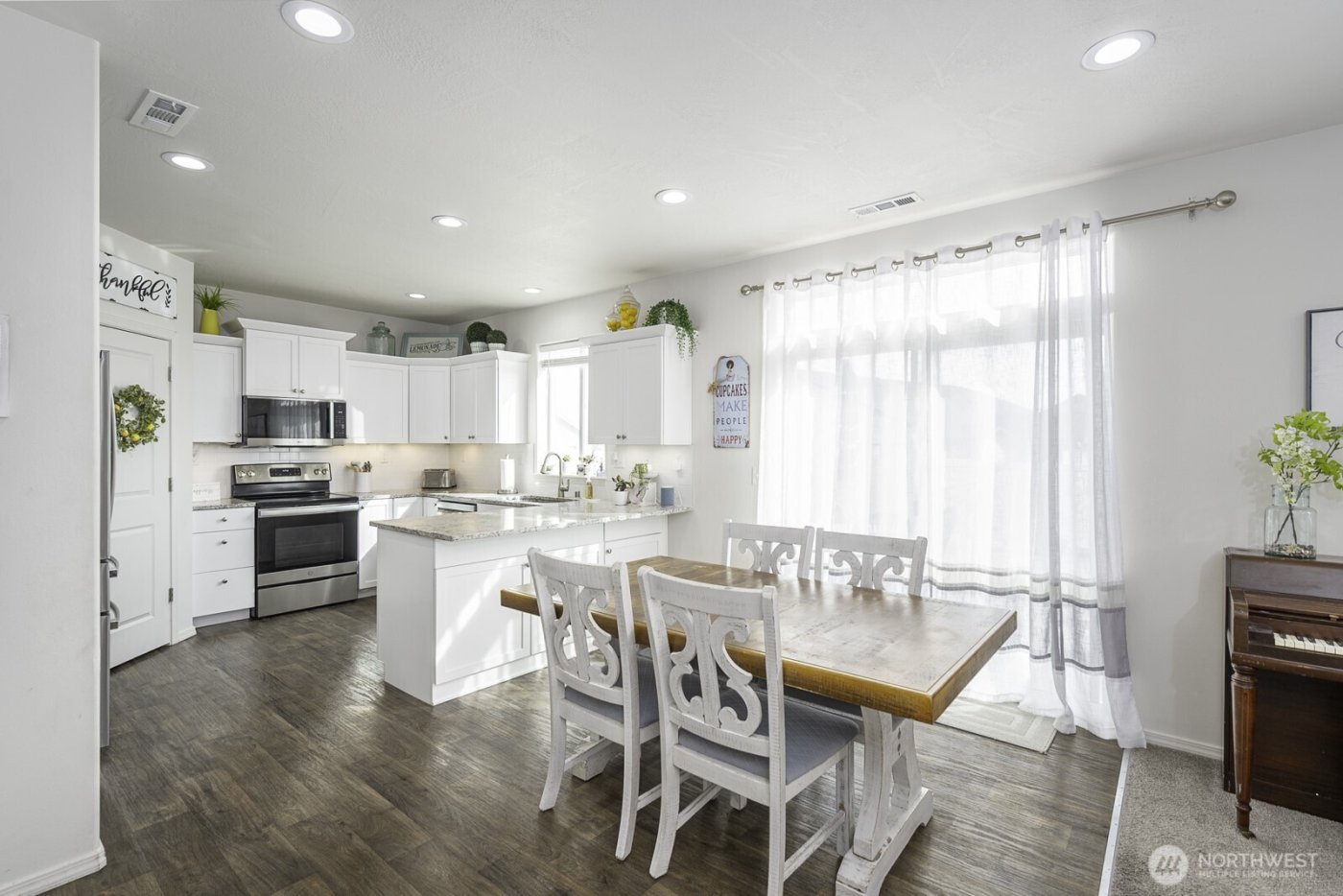 739 N Doumit Drive , Moses Lake, WA 98837