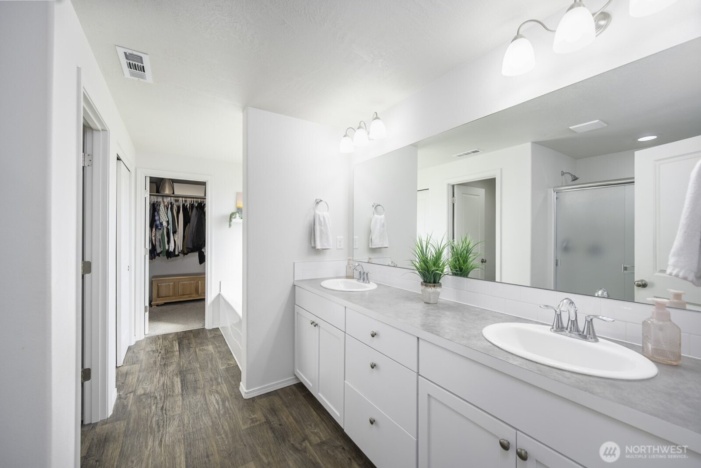 739 N Doumit Drive , Moses Lake, WA 98837