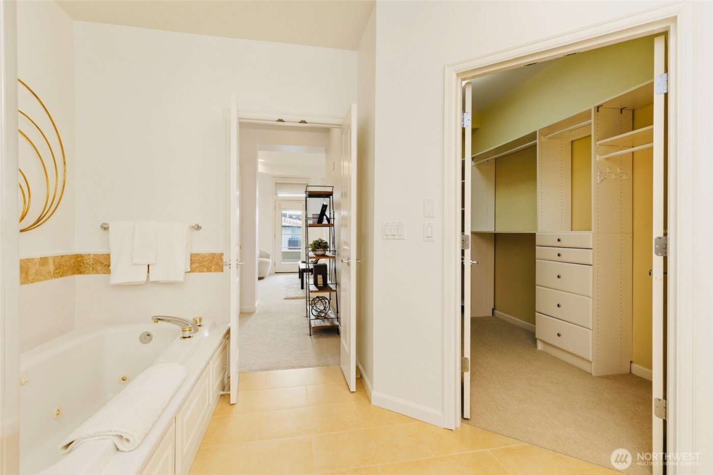 520 6th Avenue #4003, Kirkland, WA 98033