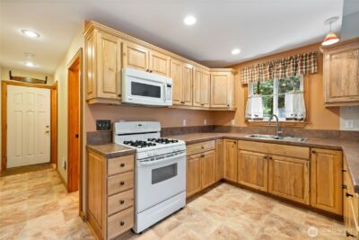 214 Paradise Dr , Ashford, WA 98304 - Photo 12