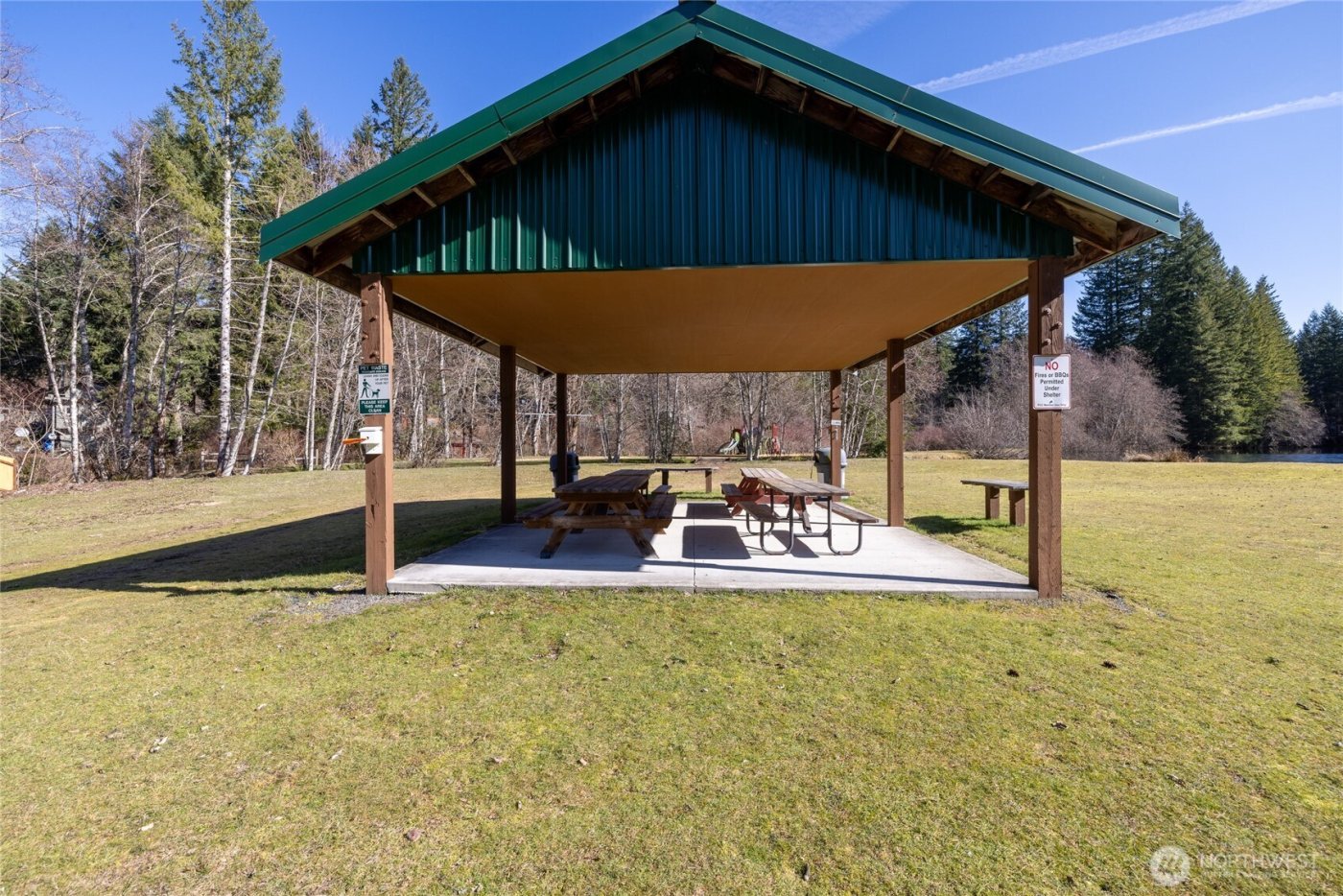 214 Paradise Dr , Ashford, WA 98304