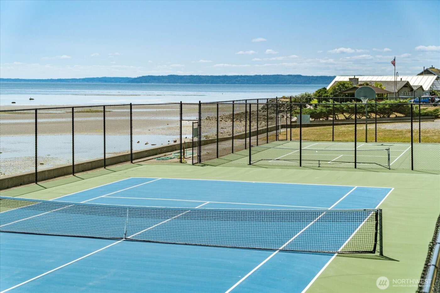 7882 Blakely Avenue , Clinton, WA 98236