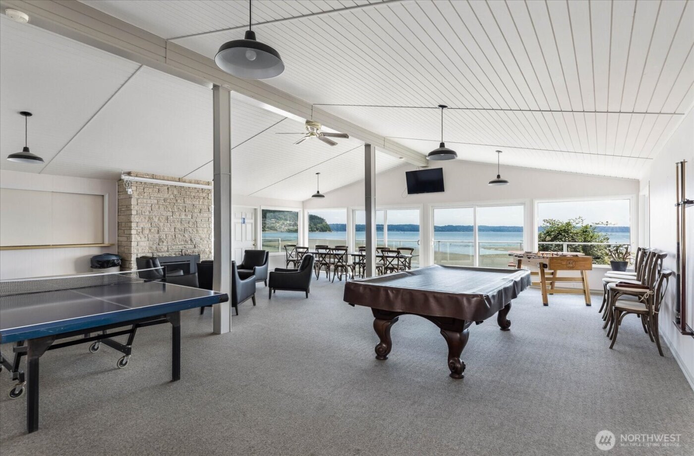 7882 Blakely Avenue , Clinton, WA 98236