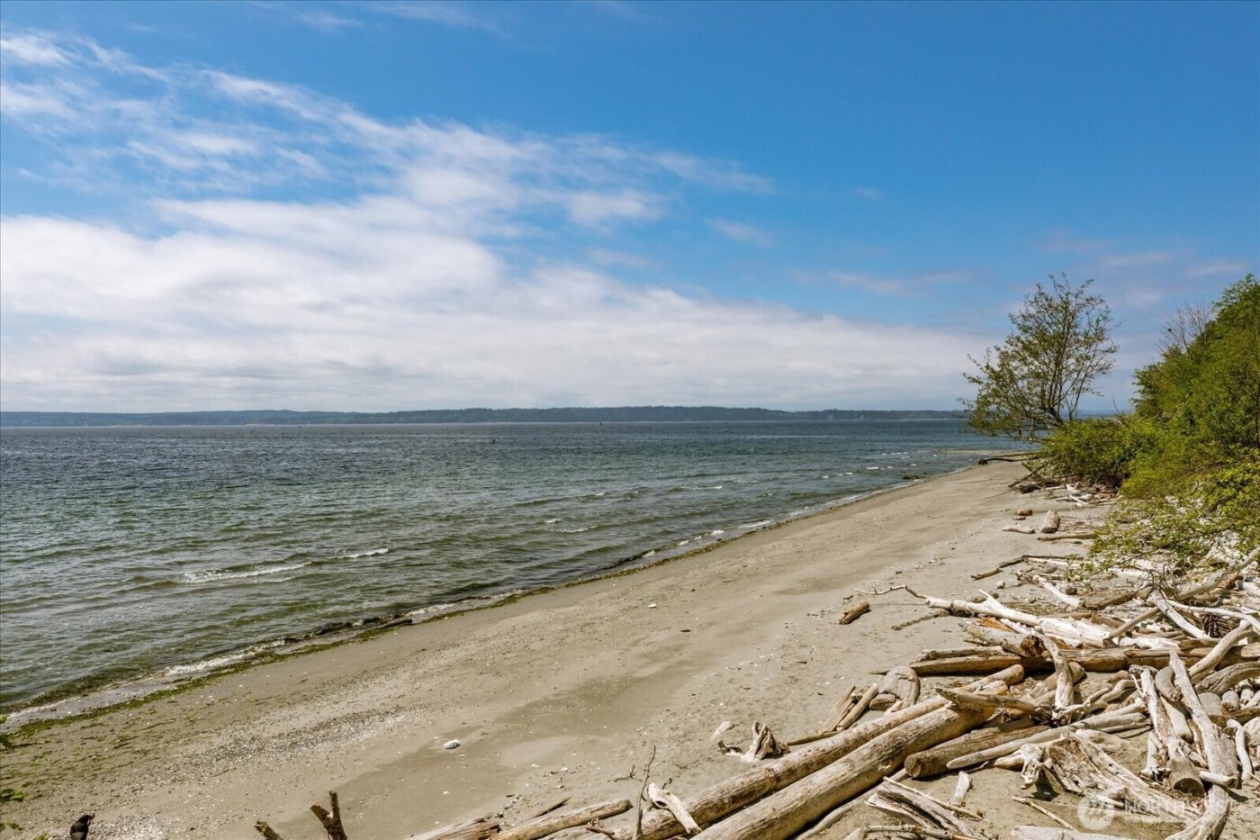 7882 Blakely Avenue , Clinton, WA 98236