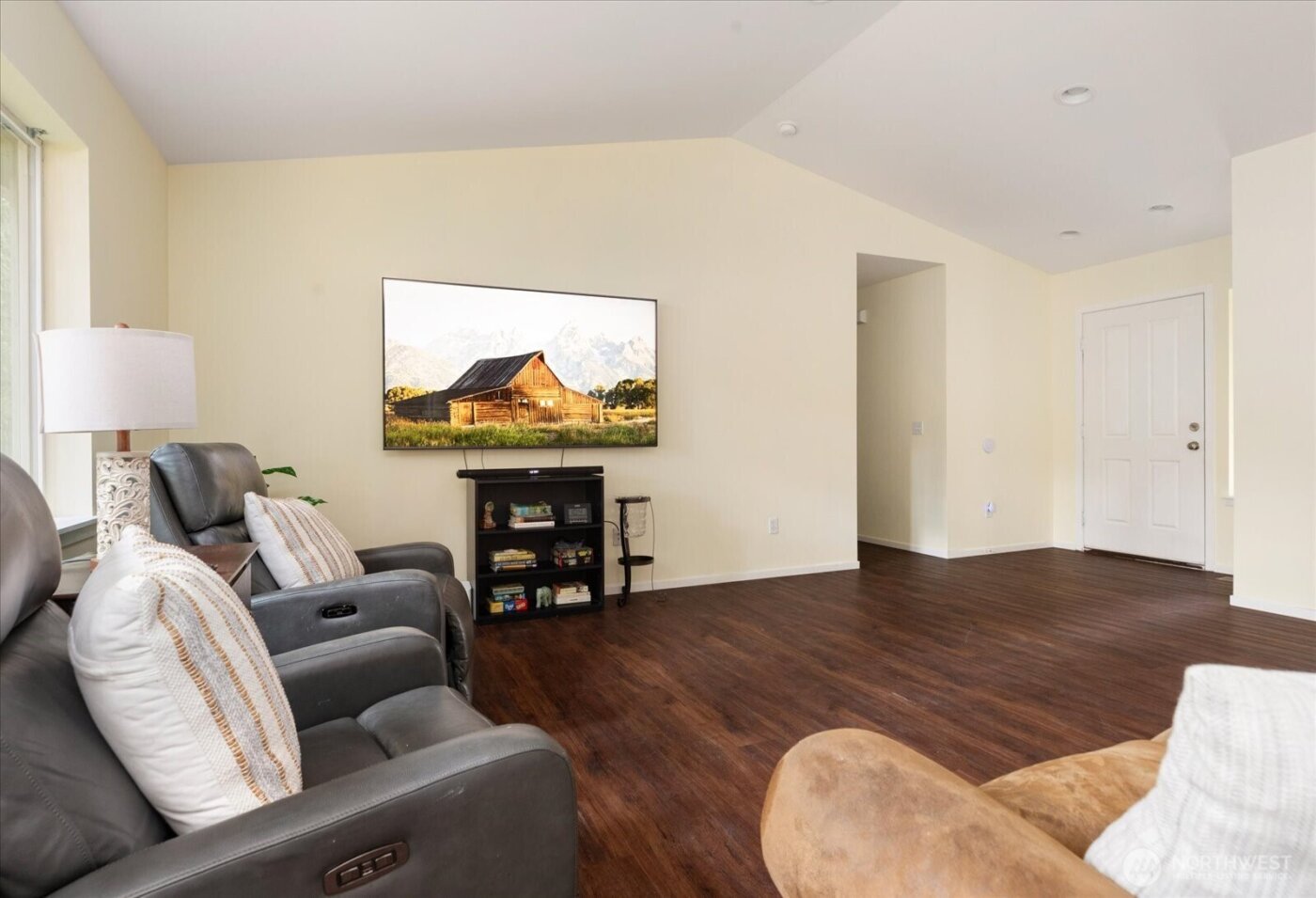 7882 Blakely Avenue , Clinton, WA 98236