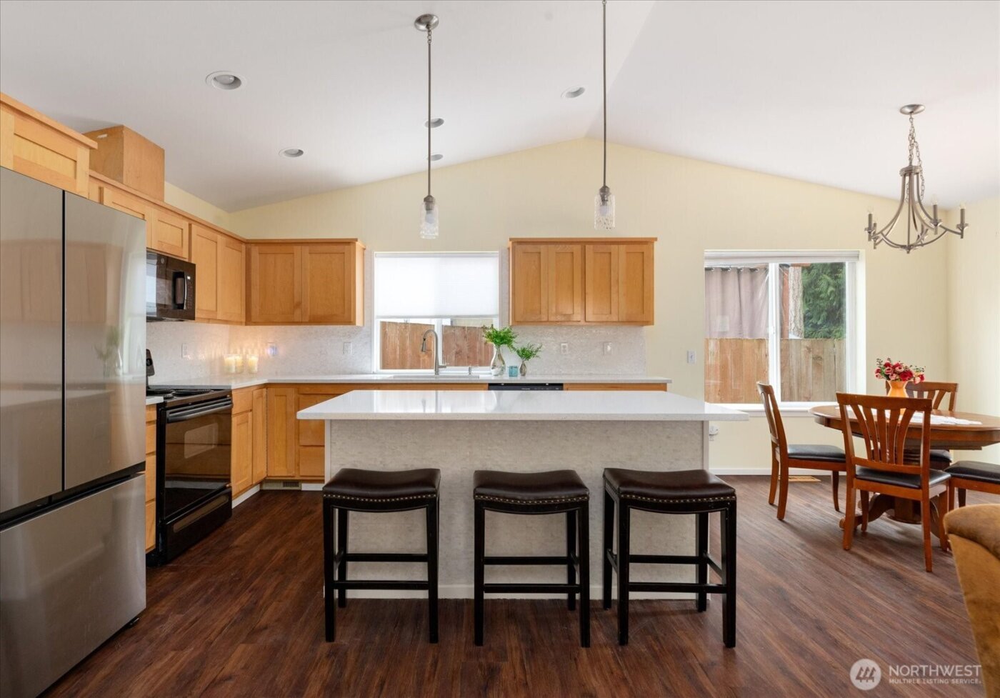 7882 Blakely Avenue , Clinton, WA 98236