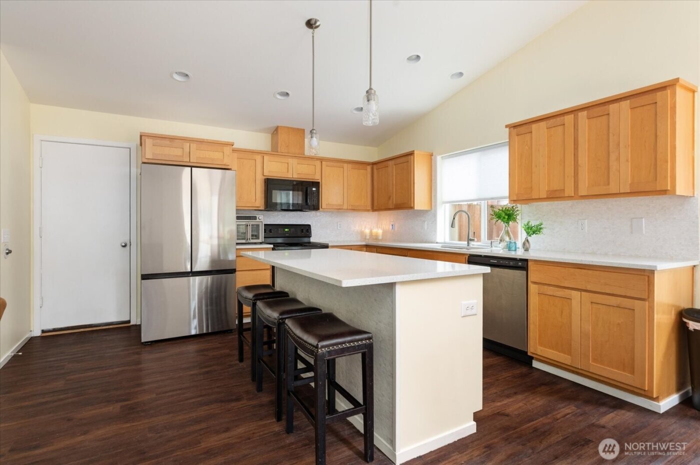 7882 Blakely Avenue , Clinton, WA 98236