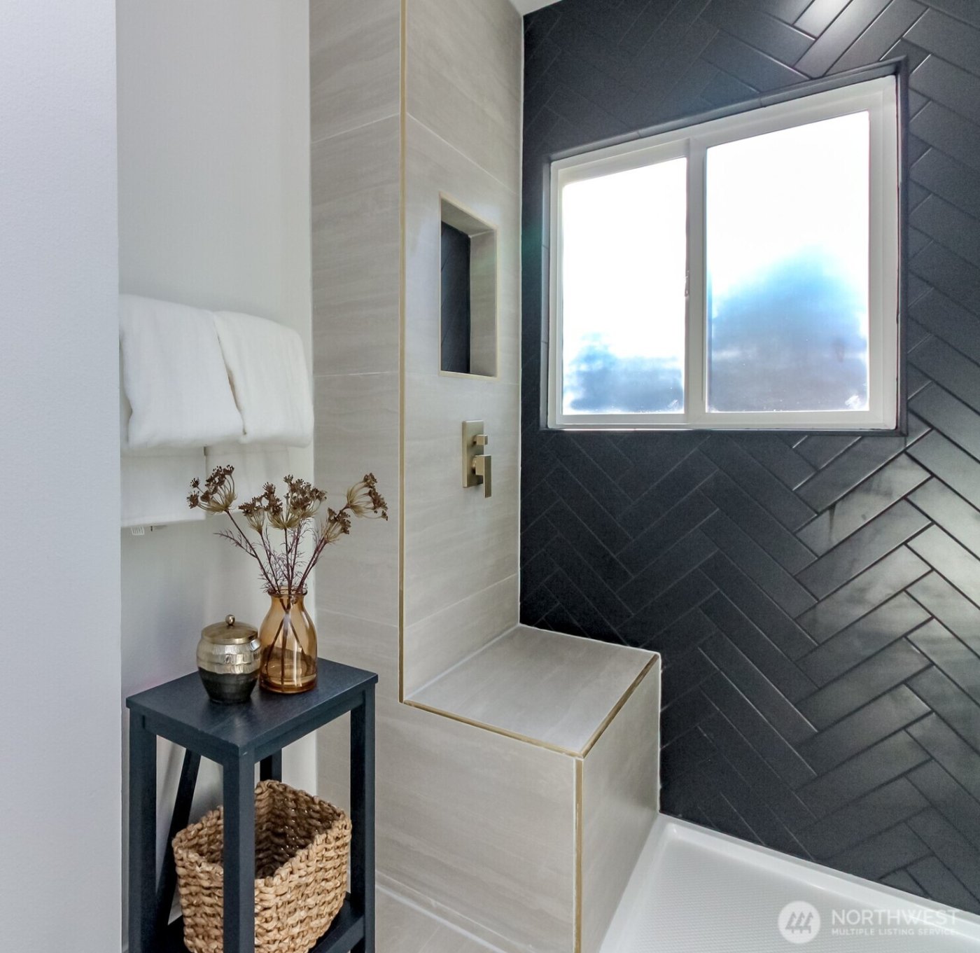 220 E 63RD Street , Tacoma, WA 98404