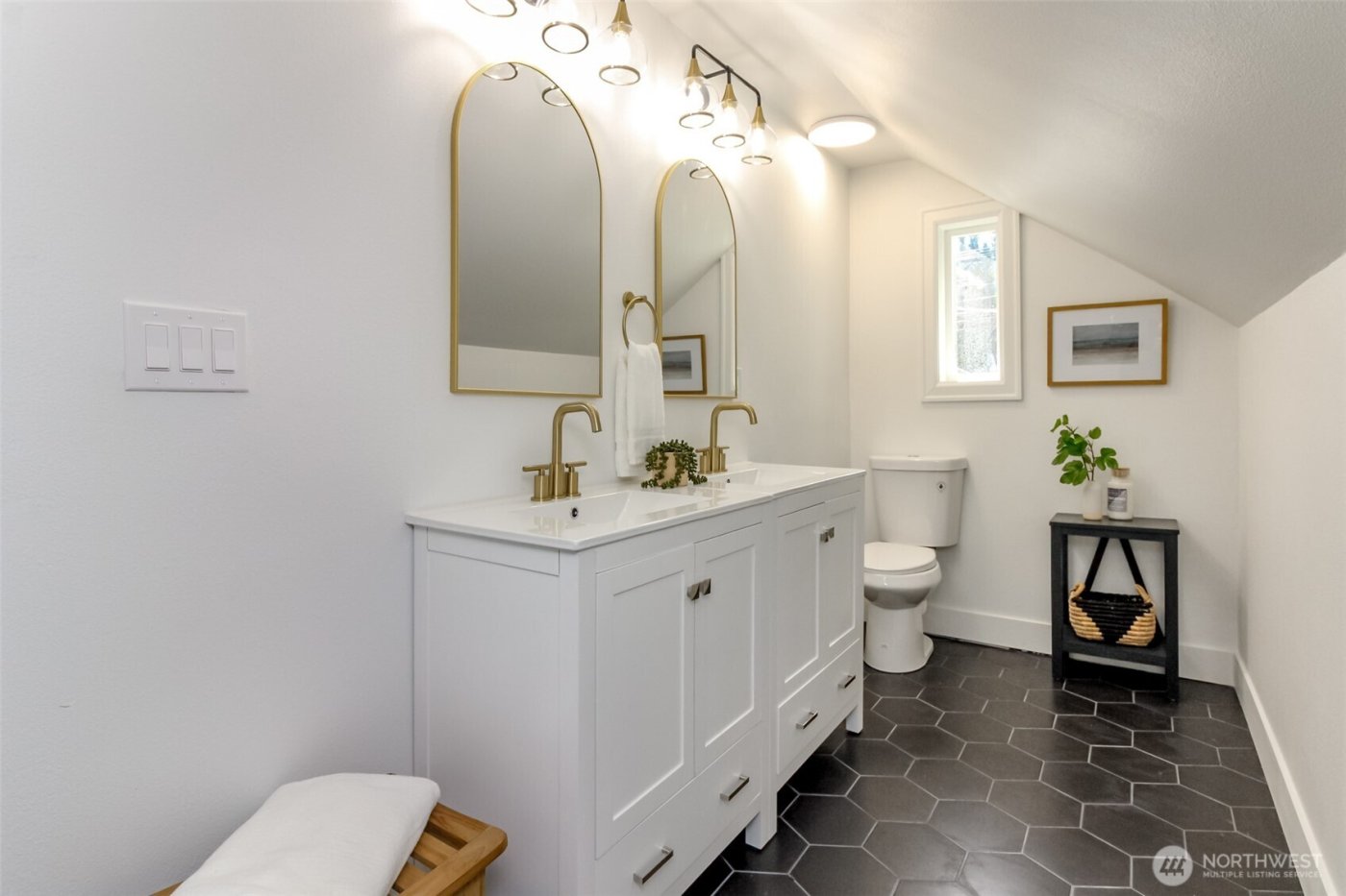 220 E 63RD Street , Tacoma, WA 98404