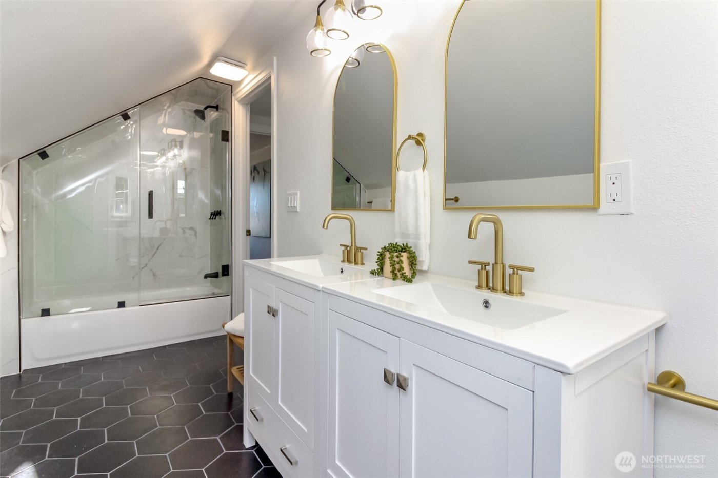 220 E 63RD Street , Tacoma, WA 98404