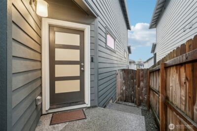 1121 N Auburn Place , Ridgefield, WA 98642 - Photo 4