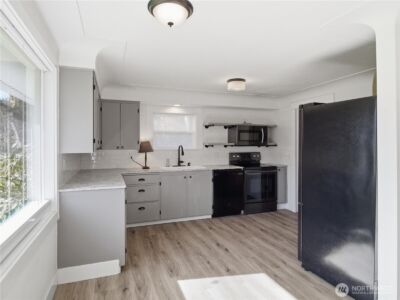 2016 Dickinson Avenue NW, Olympia, WA 98502 - Photo 12