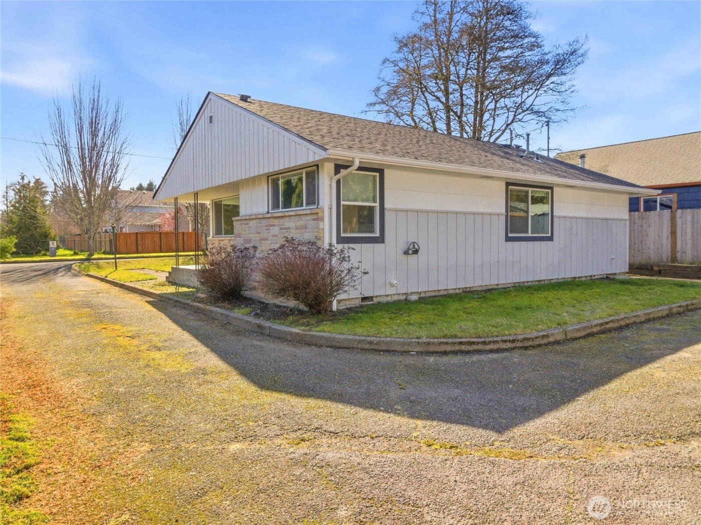 2016 Dickinson Avenue NW, Olympia, WA 98502