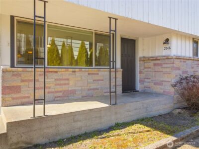 2016 Dickinson Avenue NW, Olympia, WA 98502 - Photo 5