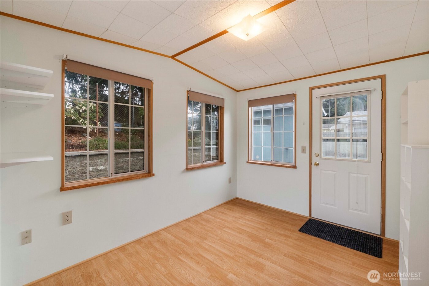 32820 20th Ave S #24, Federal Way, WA 98003