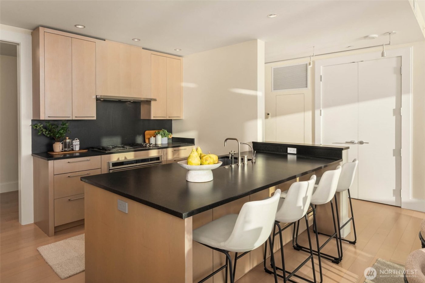 1521 2nd Avenue #2804, Seattle, WA 98101