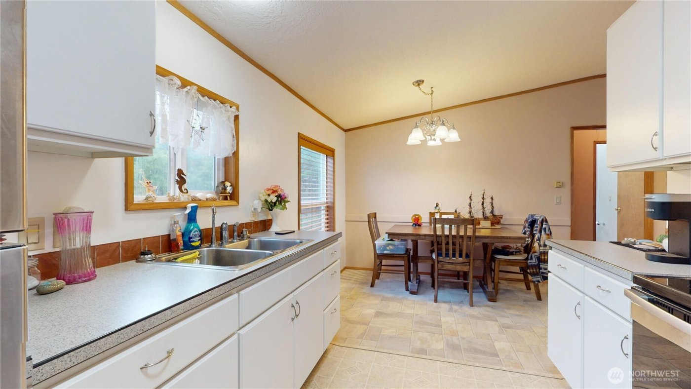 1376 Holand Drive , Grayland, WA 98547