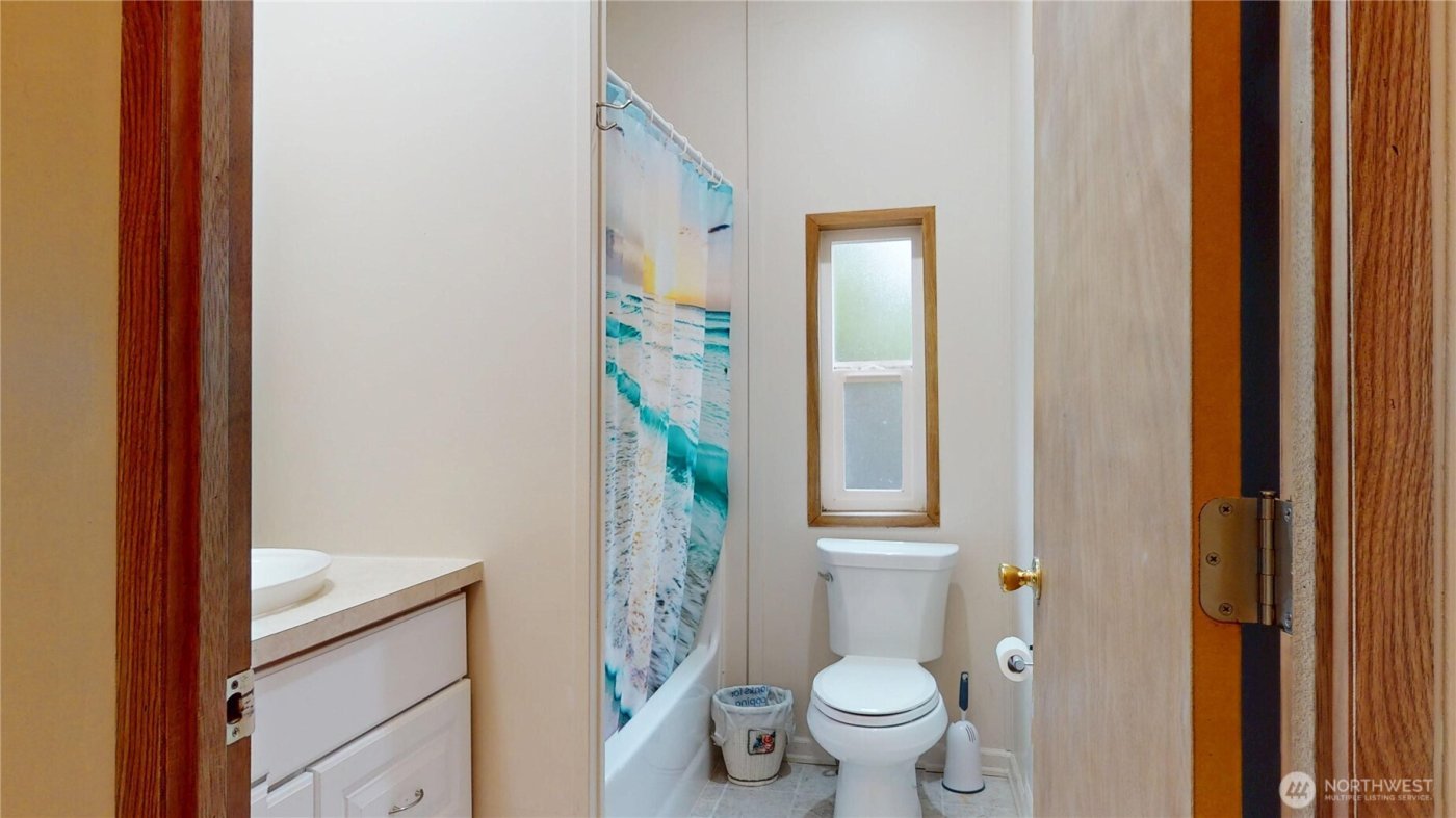 1376 Holand Drive , Grayland, WA 98547