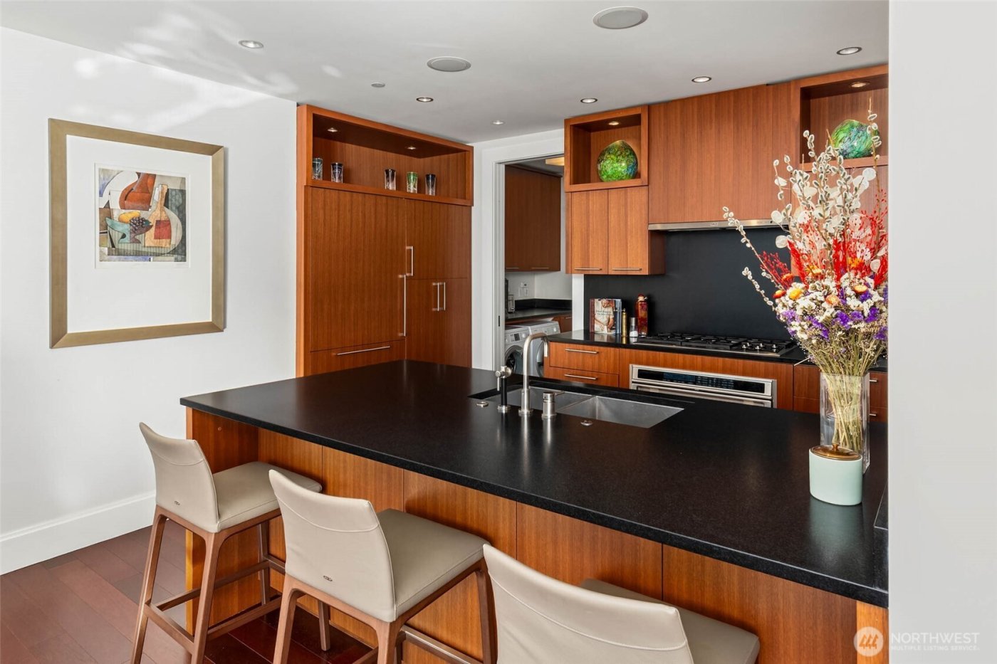 1521 2nd Avenue #2004, Seattle, WA 98101