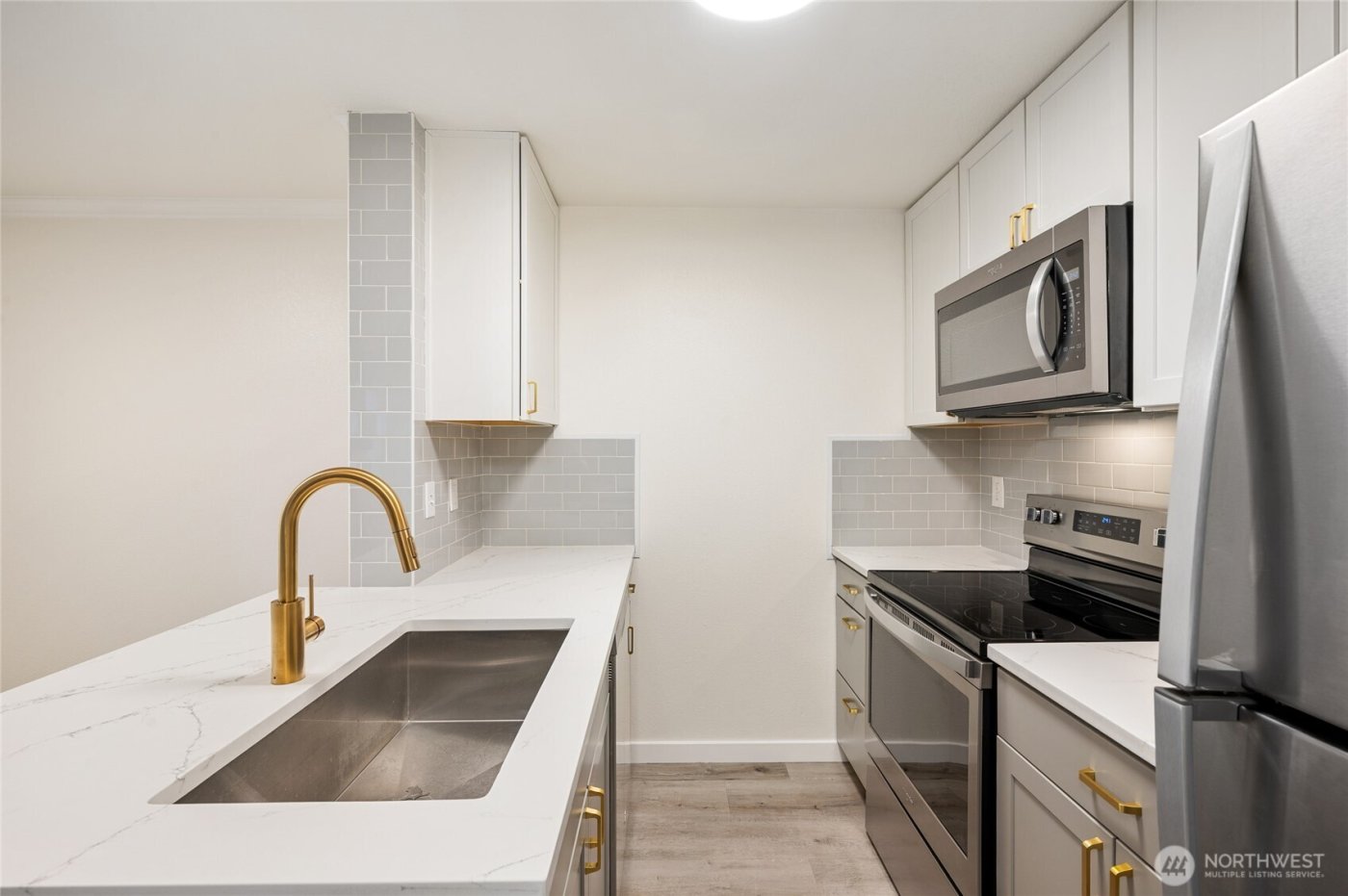 12618 109th Court NE #H101, Kirkland, WA 98034