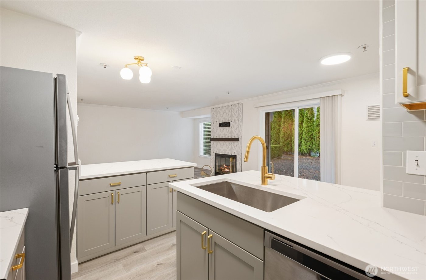 12618 109th Court NE #H101, Kirkland, WA 98034