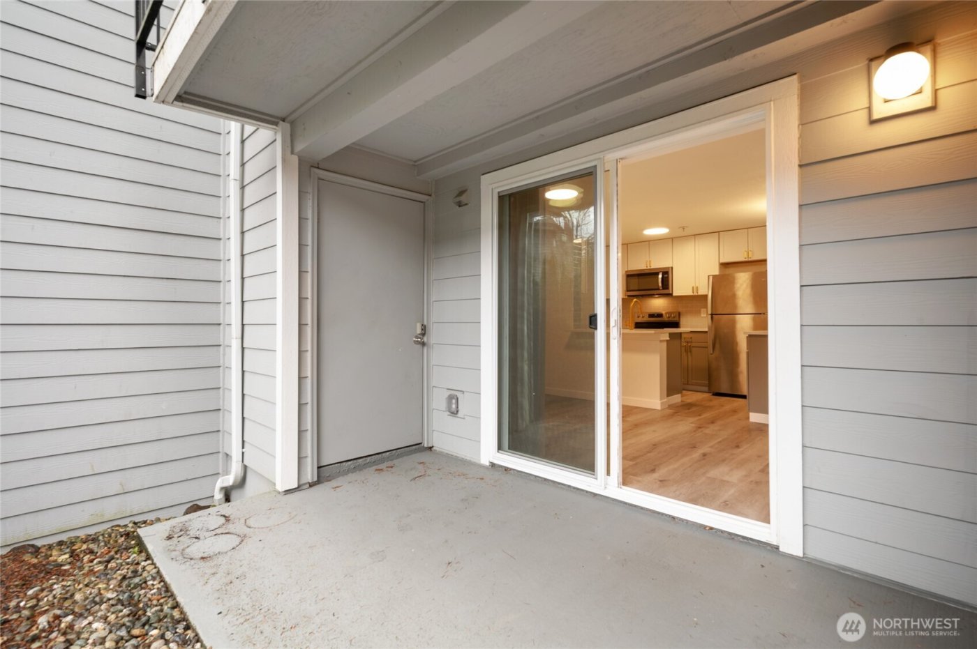 12618 109th Court NE #H101, Kirkland, WA 98034