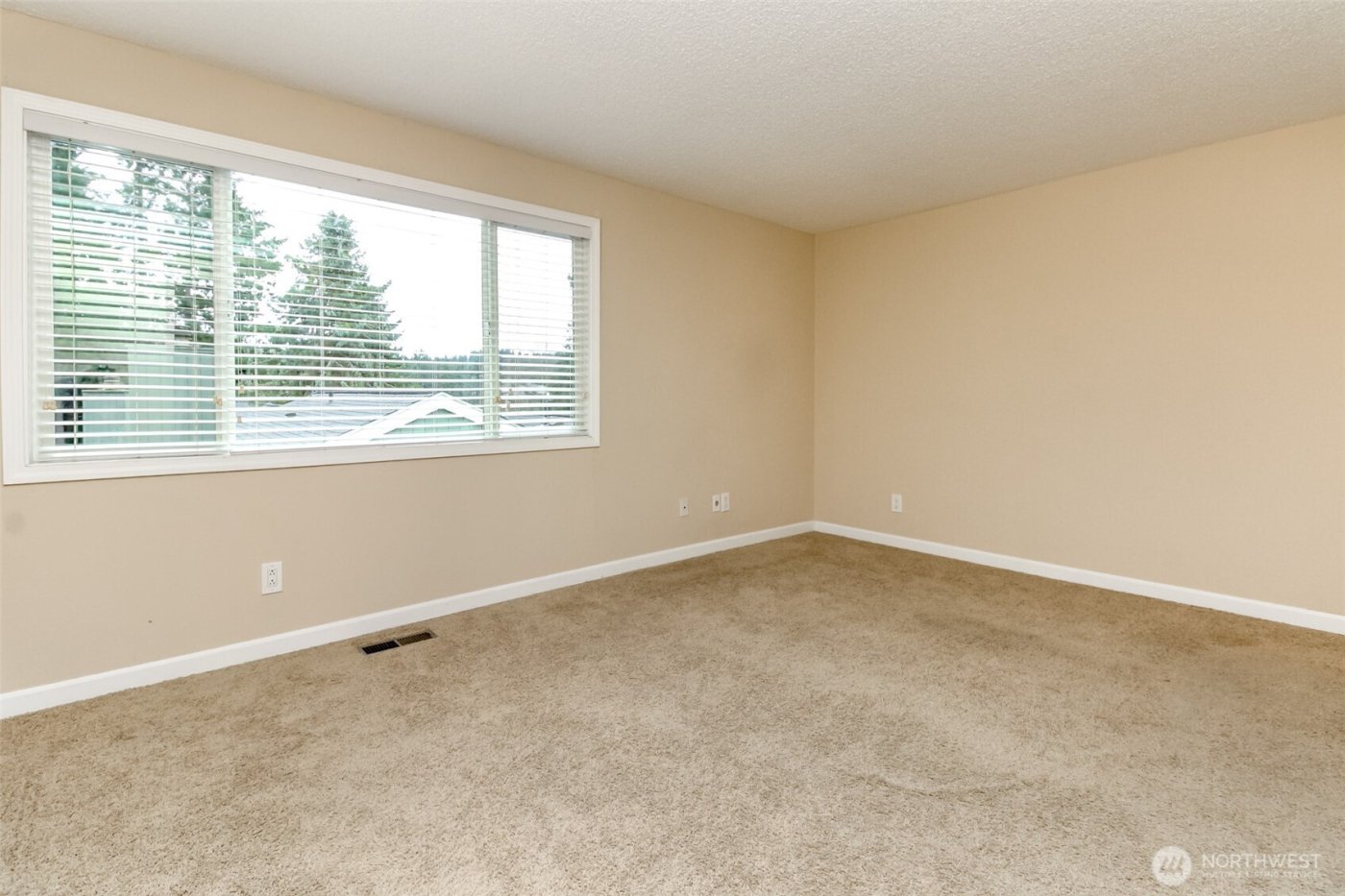 31912 34th Place SW #30, Federal Way, WA 98023