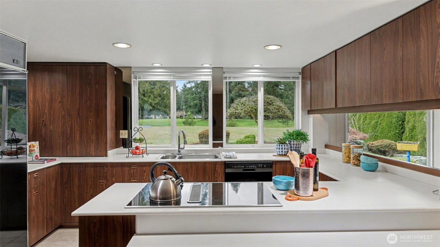 14121 SE Fairwood Boulevard , Renton, WA 98058