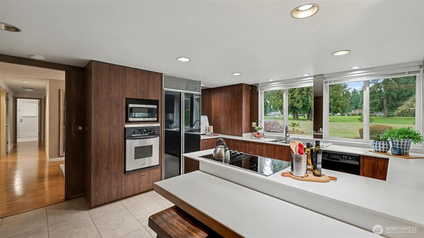 14121 SE Fairwood Boulevard , Renton, WA 98058