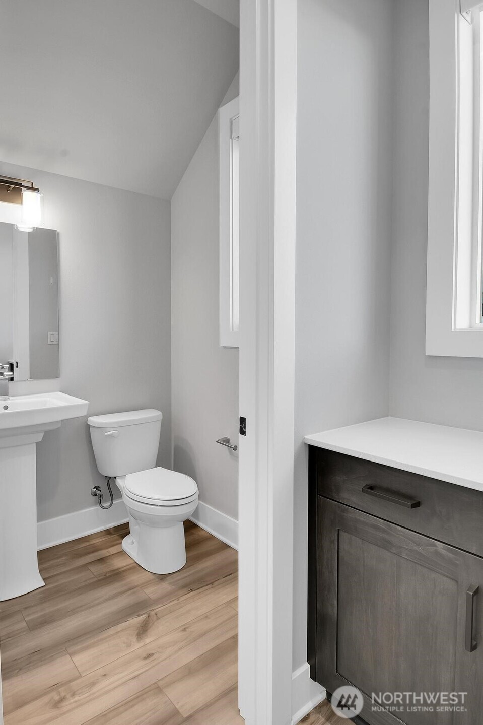 1113 N 39th Court , Renton, WA 98056