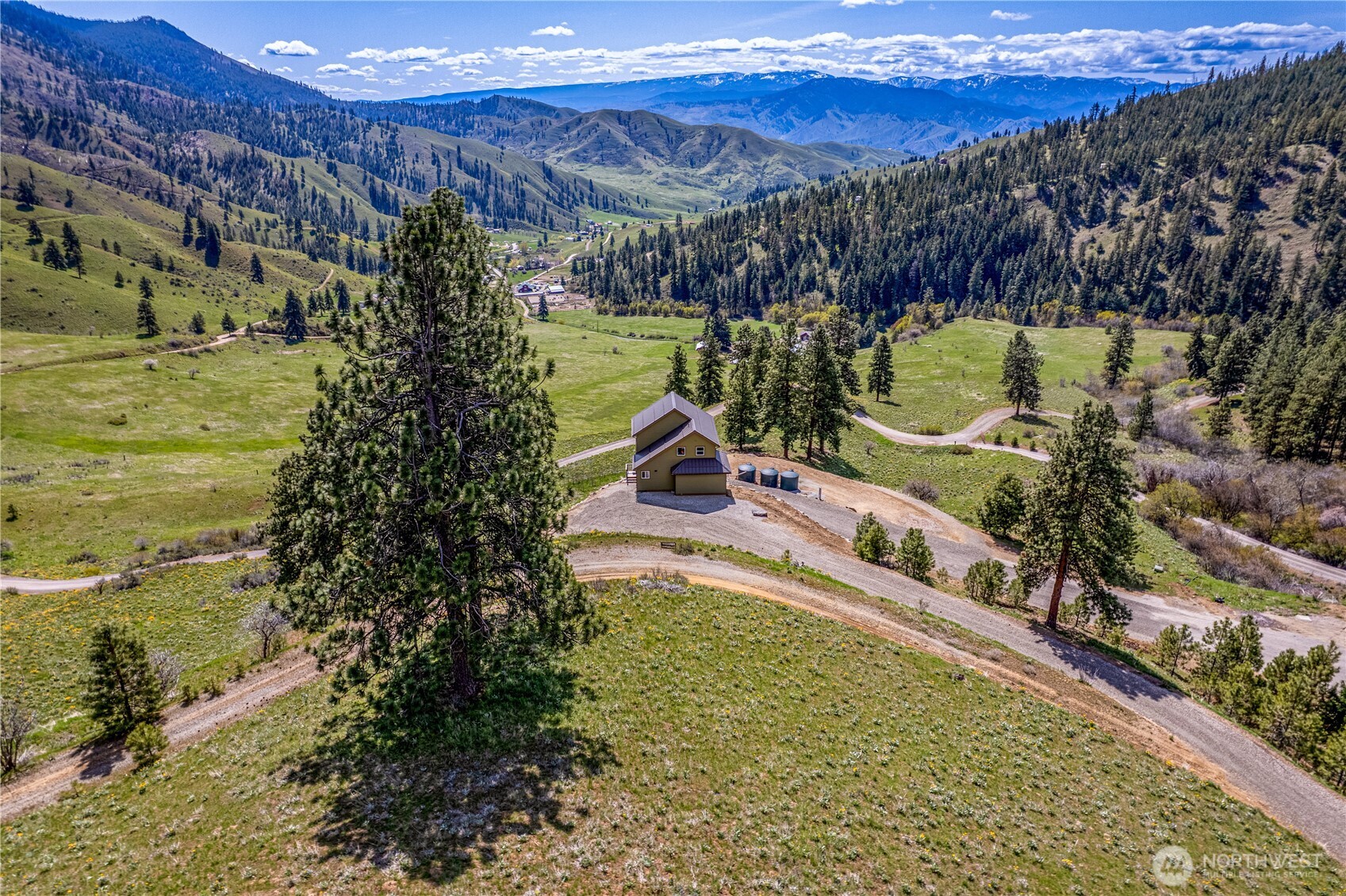 9660 Nahahum Canyon Road , Cashmere, WA 98815