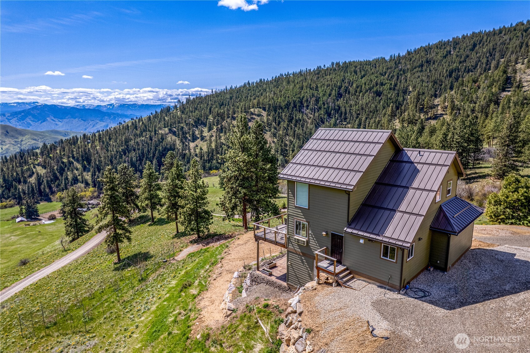 9660 Nahahum Canyon Road , Cashmere, WA 98815