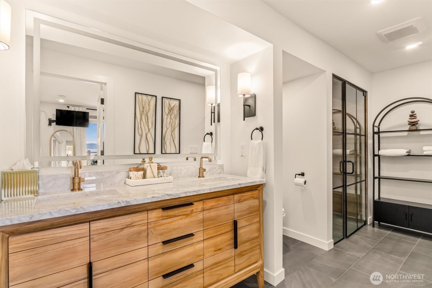 10203 47th Avenue SW #D2, Seattle, WA 98146