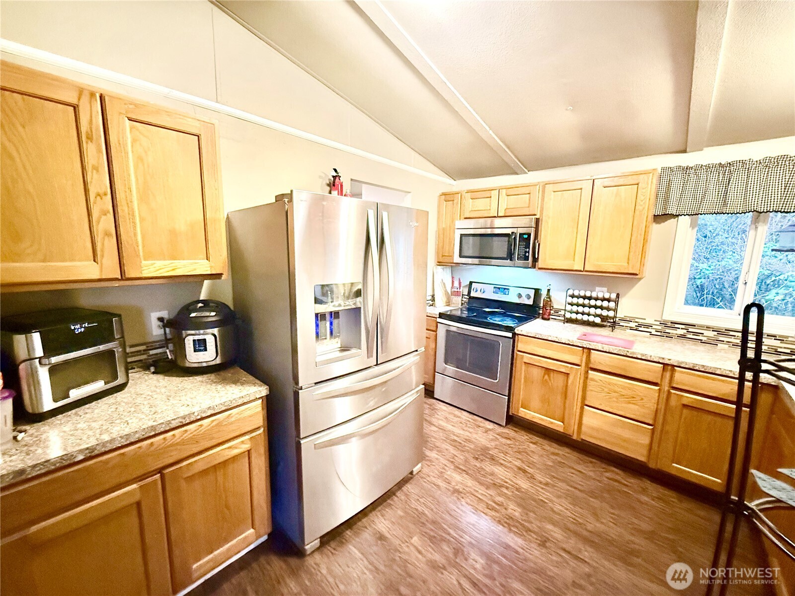 197 State Route 505 , Winlock, WA 98596