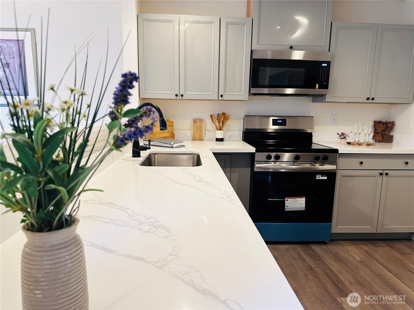 8828 238th St SW #D1, Edmonds, WA 98026