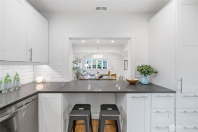 3815 Sunnyside Avenue N, Seattle, WA 98103 - Photo 12