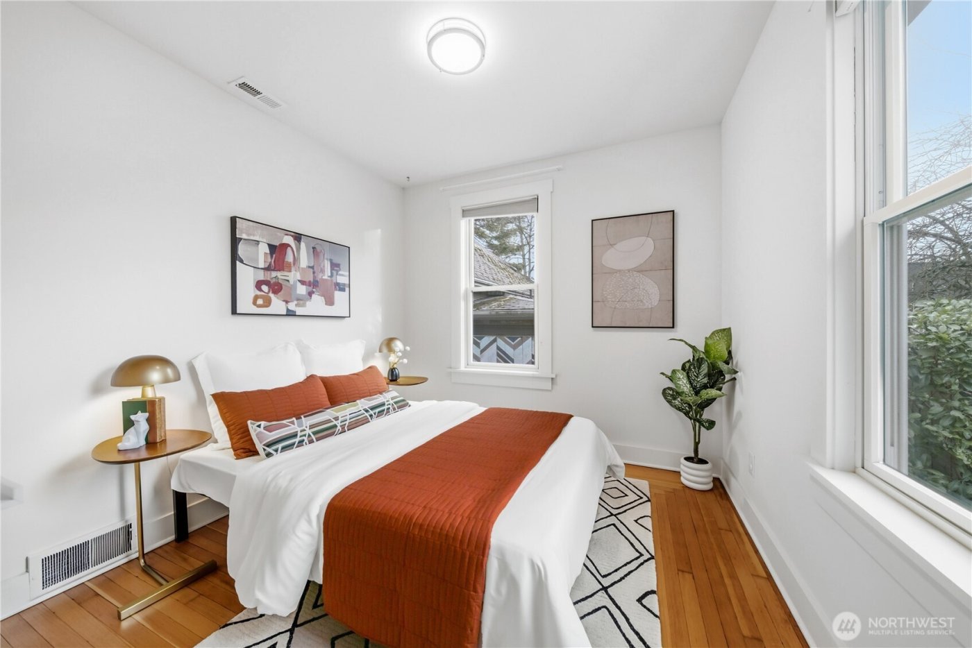 3815 Sunnyside Avenue N, Seattle, WA 98103