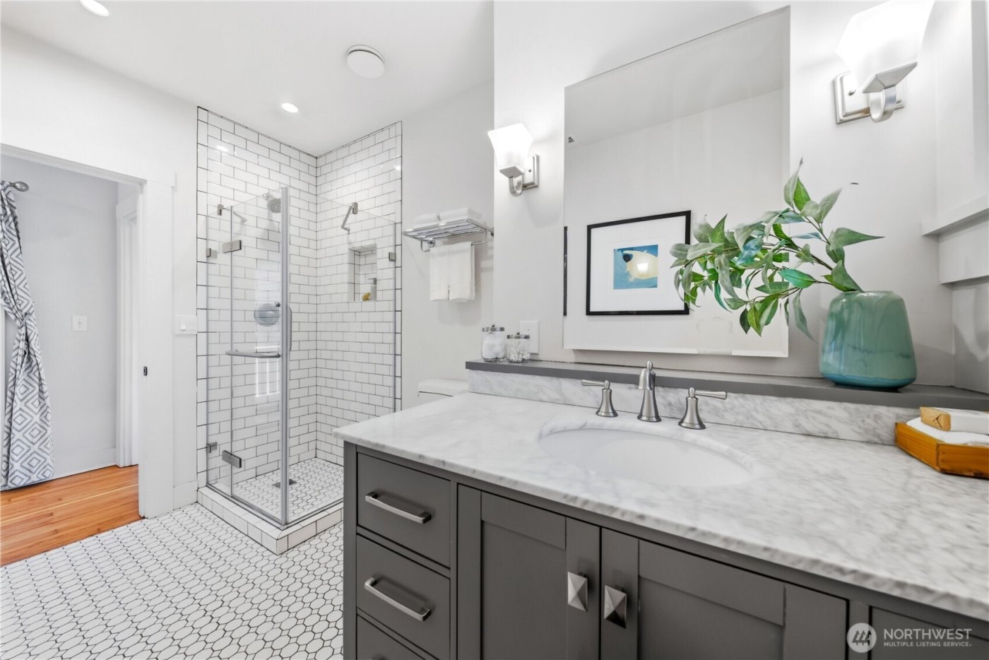 3815 Sunnyside Avenue N, Seattle, WA 98103