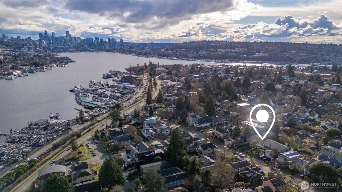 3815 Sunnyside Avenue N, Seattle, WA 98103