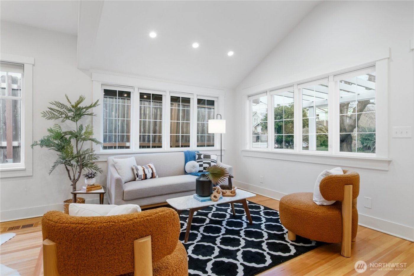 3815 Sunnyside Avenue N, Seattle, WA 98103