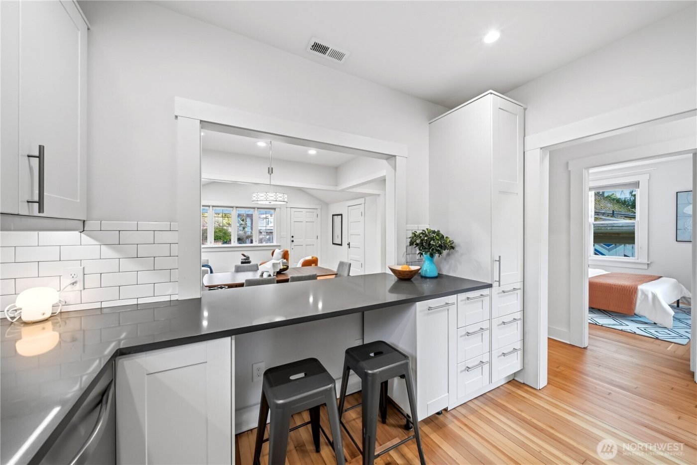 3815 Sunnyside Avenue N, Seattle, WA 98103