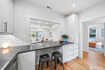 3815 Sunnyside Avenue N, Seattle, WA 98103 - Photo 10