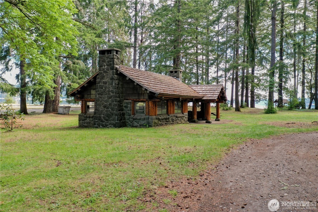 151 E Kingsley Place , Belfair, WA 98528