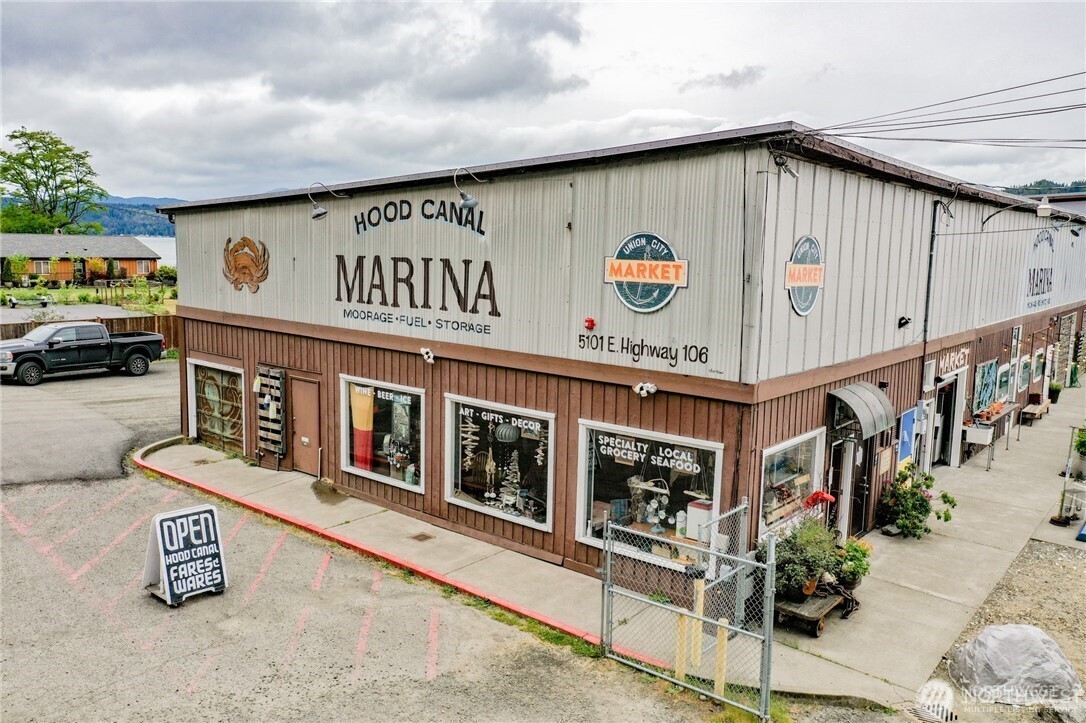 151 E Kingsley Place , Belfair, WA 98528