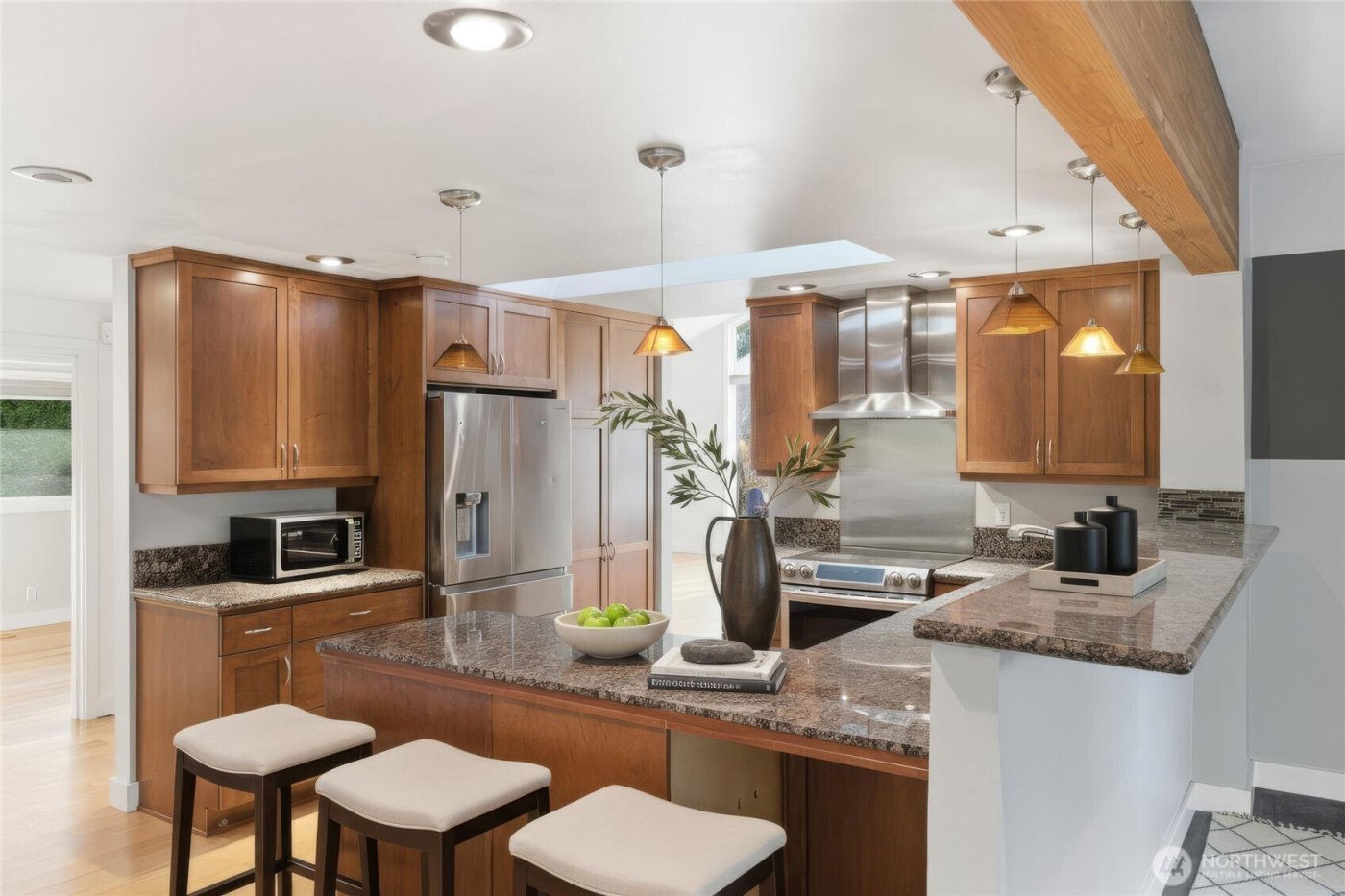 6006 105th Ave NE, Kirkland, WA 98033