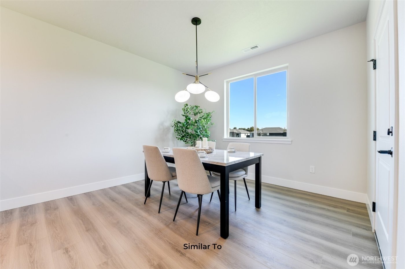 523 N Lessor Loop , Moses Lake, WA 98837