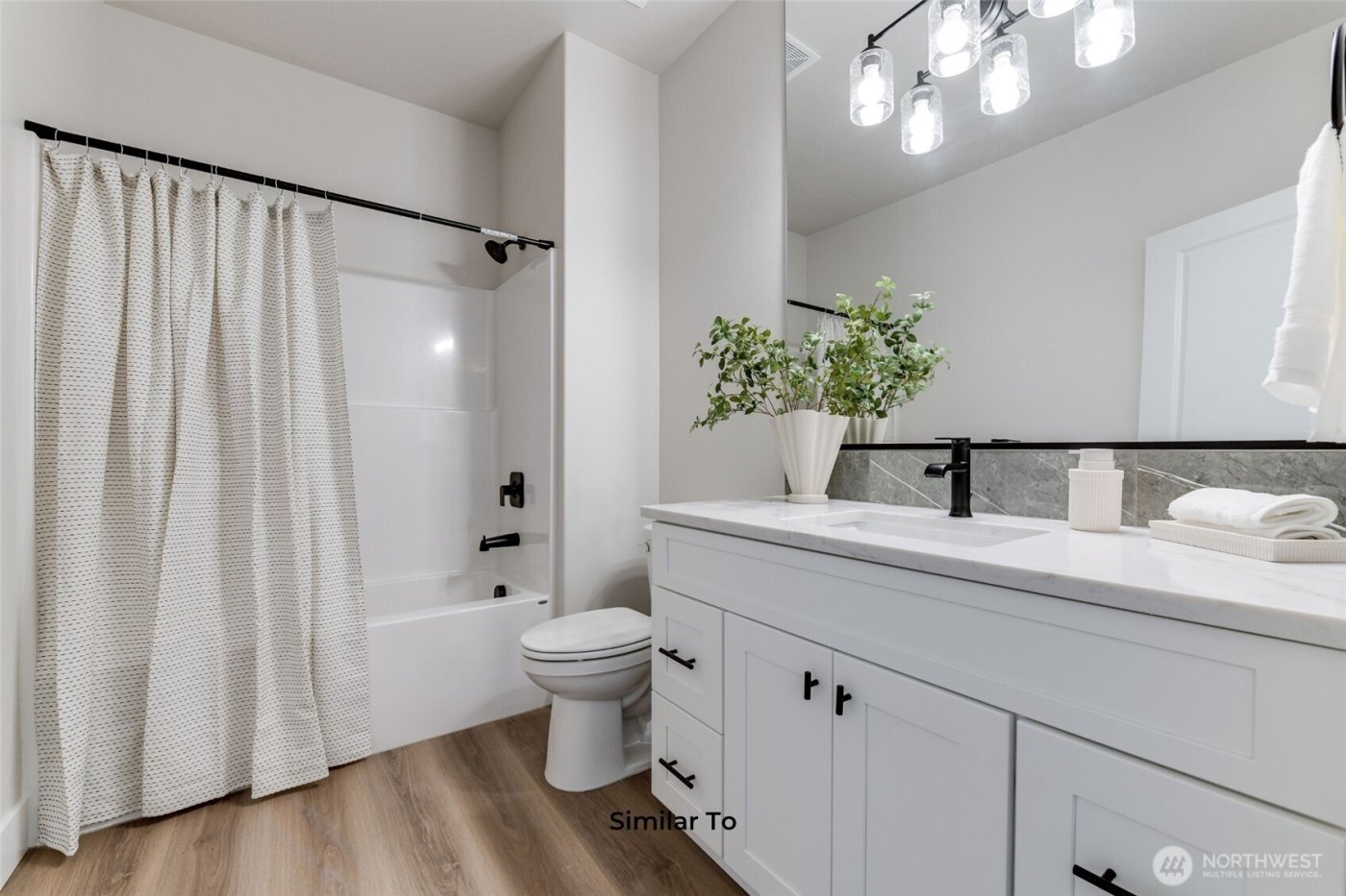 523 N Lessor Loop , Moses Lake, WA 98837