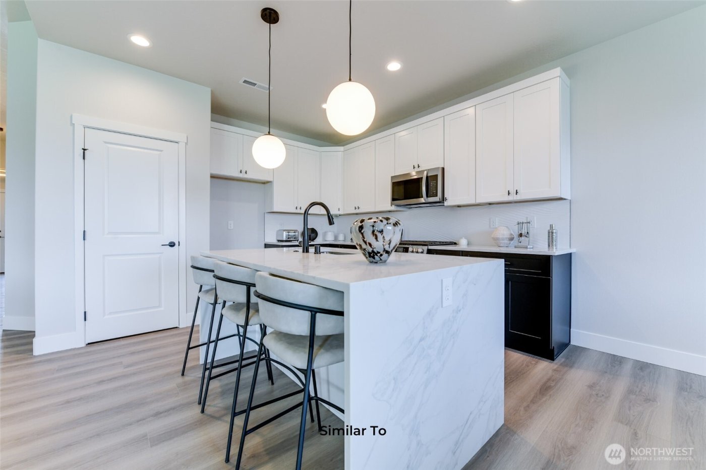 523 N Lessor Loop , Moses Lake, WA 98837