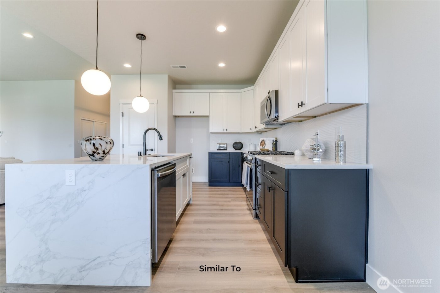 523 N Lessor Loop , Moses Lake, WA 98837